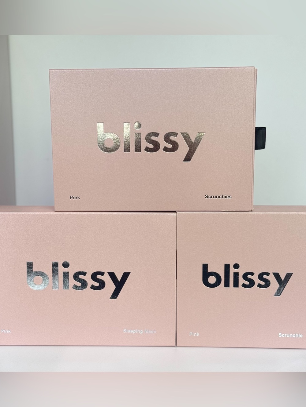 Blissy 100% Mulberry Silk Sleep Set Mask + 4 Scrunchies Pink